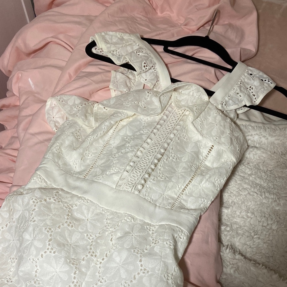 White Lace Sleeveless Dress